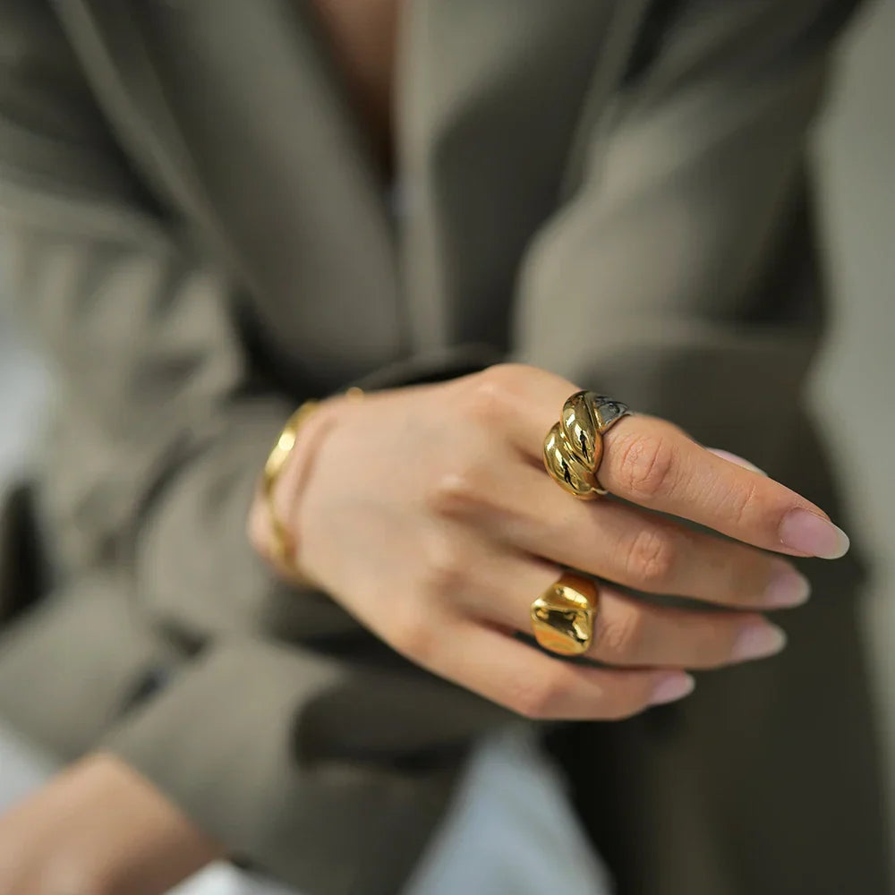 Classic Signet Ring - Gold