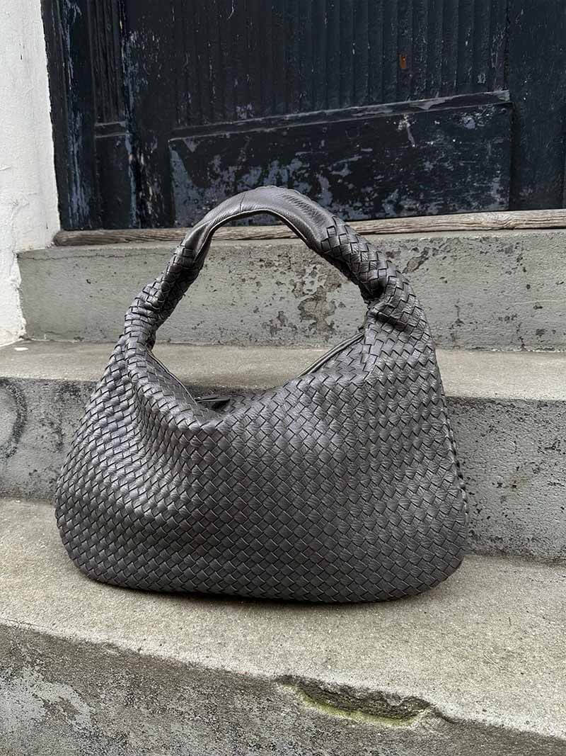 Elena Gevlochten Leren Hobo Bag