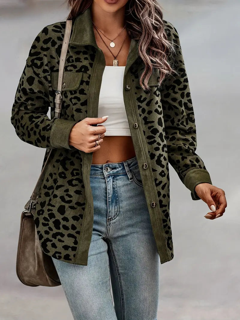 Jasmine Luxe Corduroy Jas – Gedurfd Leopard Print met Knopen-Detail