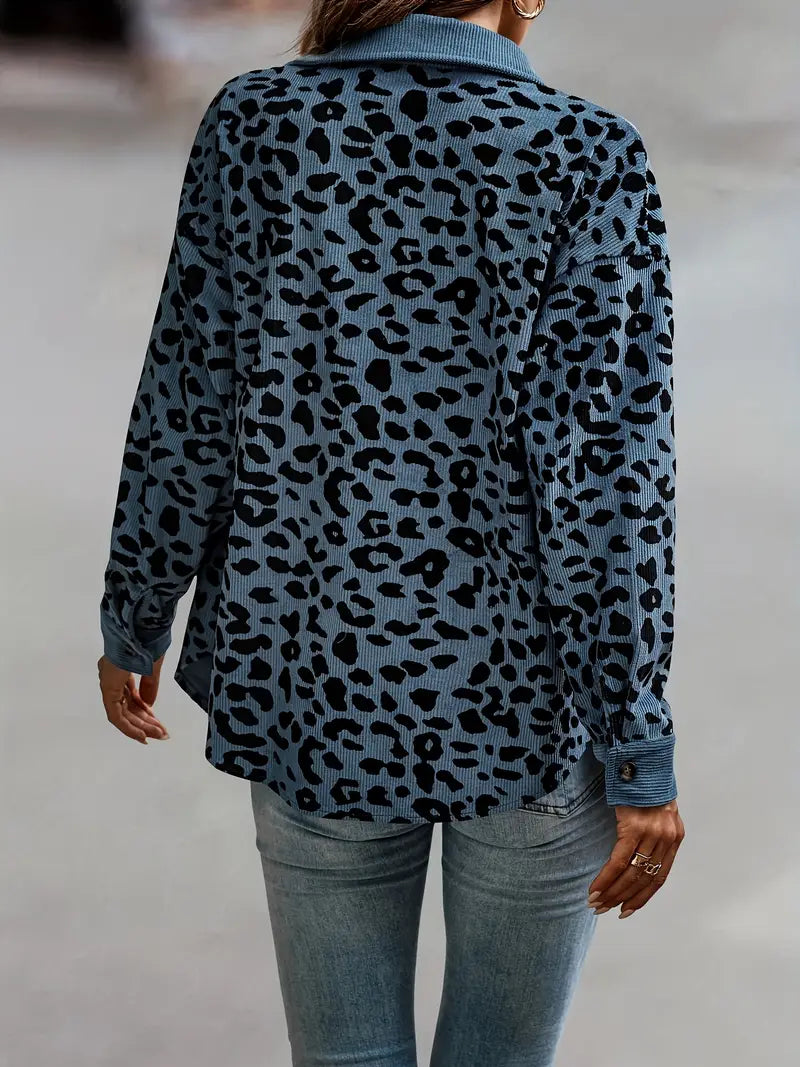 Jasmine Luxe Corduroy Jas – Gedurfd Leopard Print met Knopen-Detail