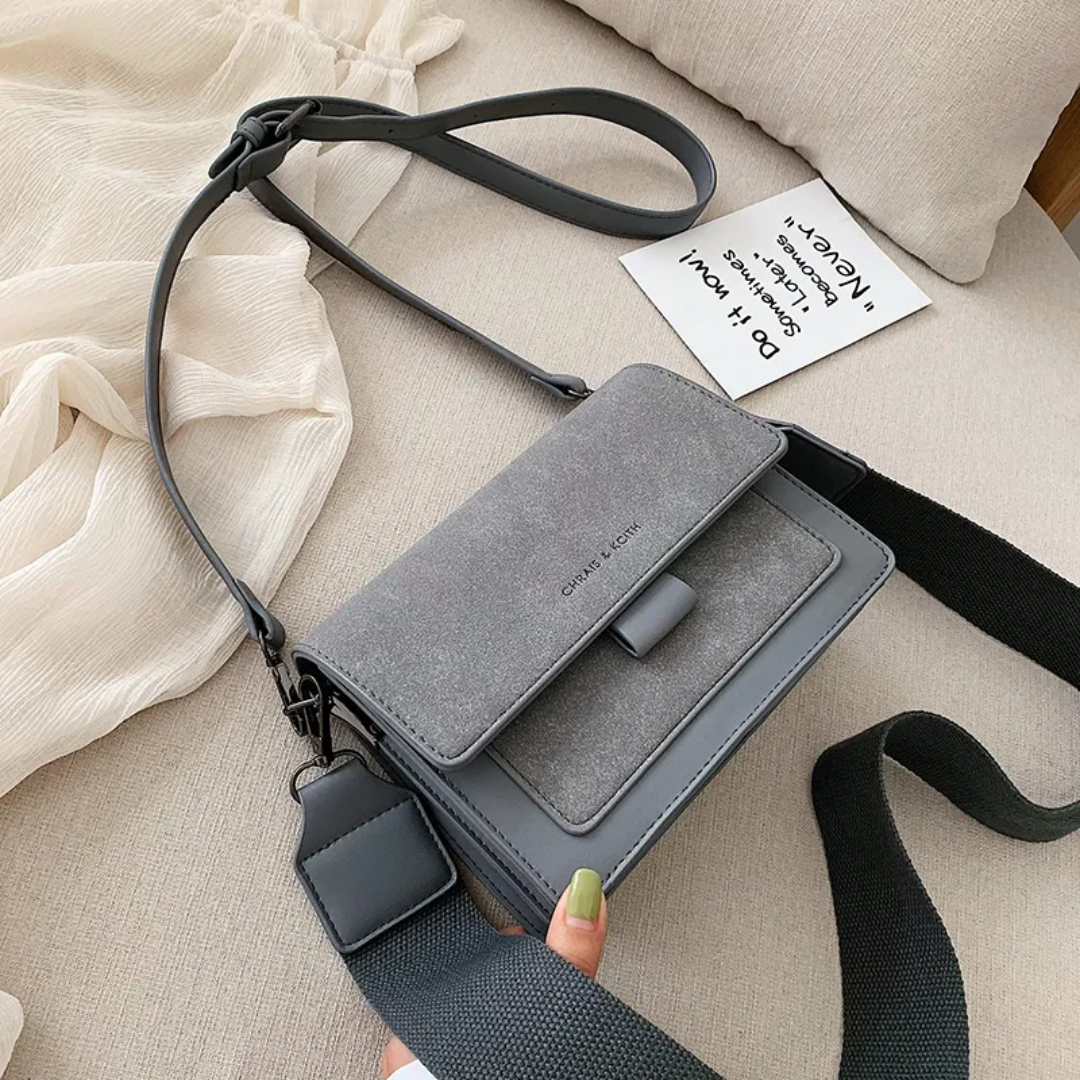 Veerle Crossbody Bag - Matte, Adjustable & Chic