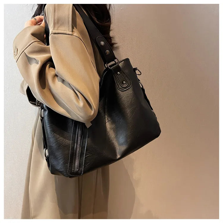 Amélie Luxe Shoulder Bag