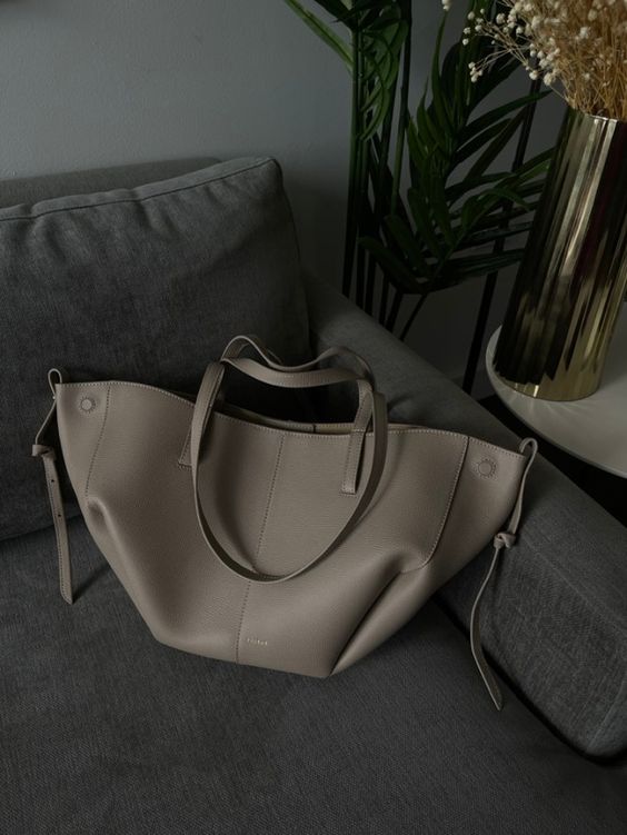 Elisa Luxe Tote Bag - Elegant and Practical